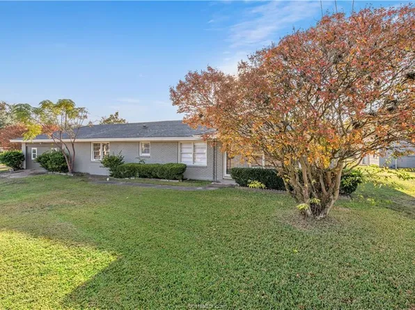 1105 San Jacinto Ln, Bryan, TX 77803