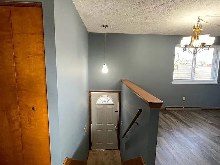 419 Austin Ave NW — Photo 2