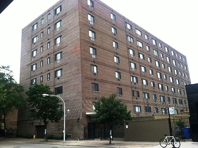 1st image of 607 W Wrightwood Ave APT 711