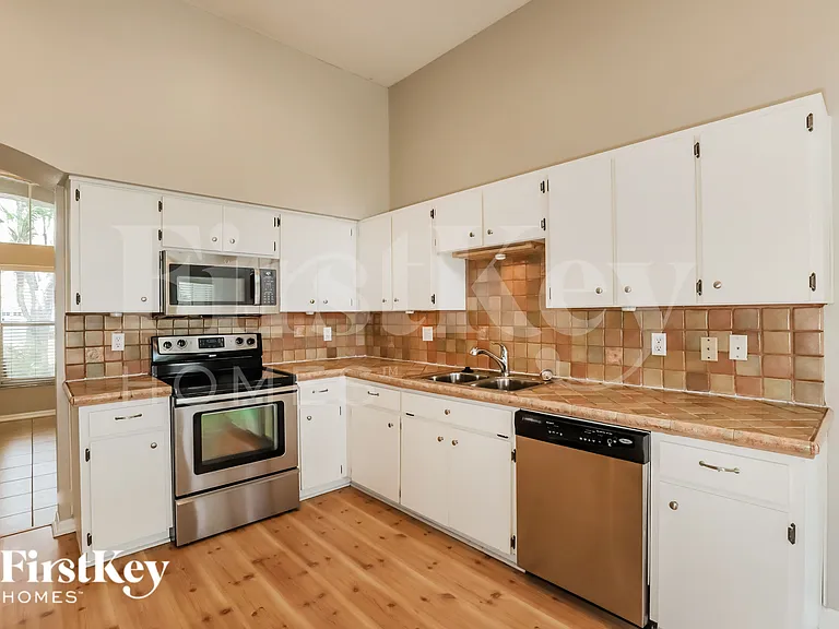 2202 Cattleman Dr — Photo 7