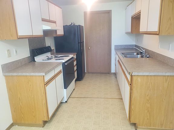 2nd image of 200 W Lovett St #200
