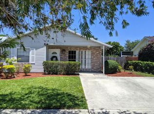 1350 Riverside Cir, Wellington, FL 33414
