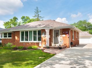 404 N Elmhurst Ave, Mount Prospect, IL 60056