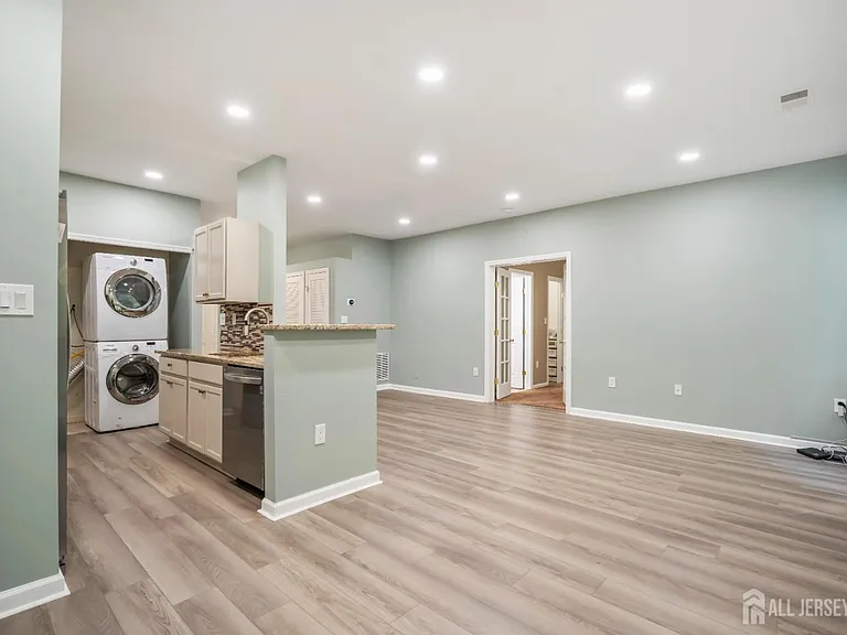 7151 Elm Ct — Photo 10
