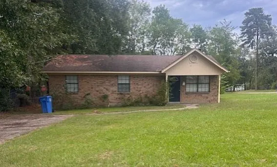 3 bed, 2.0 bath, 1386 sqft, $1,125 — Photo 1