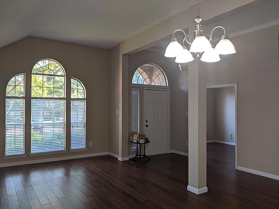 Entry / Formal Living room