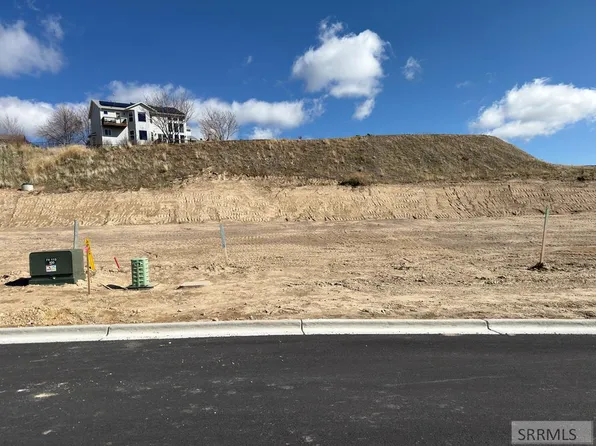 9 Falcon Ridge Dr, Pocatello, ID 83201