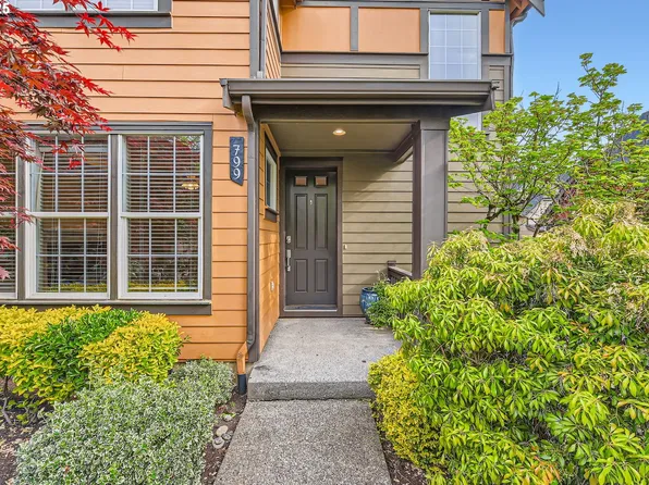 799 NE 70th Ave, Hillsboro, OR 97124