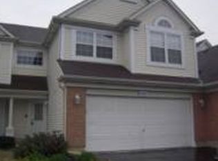1004 Charlestowne Dr, West Chicago, IL 60185