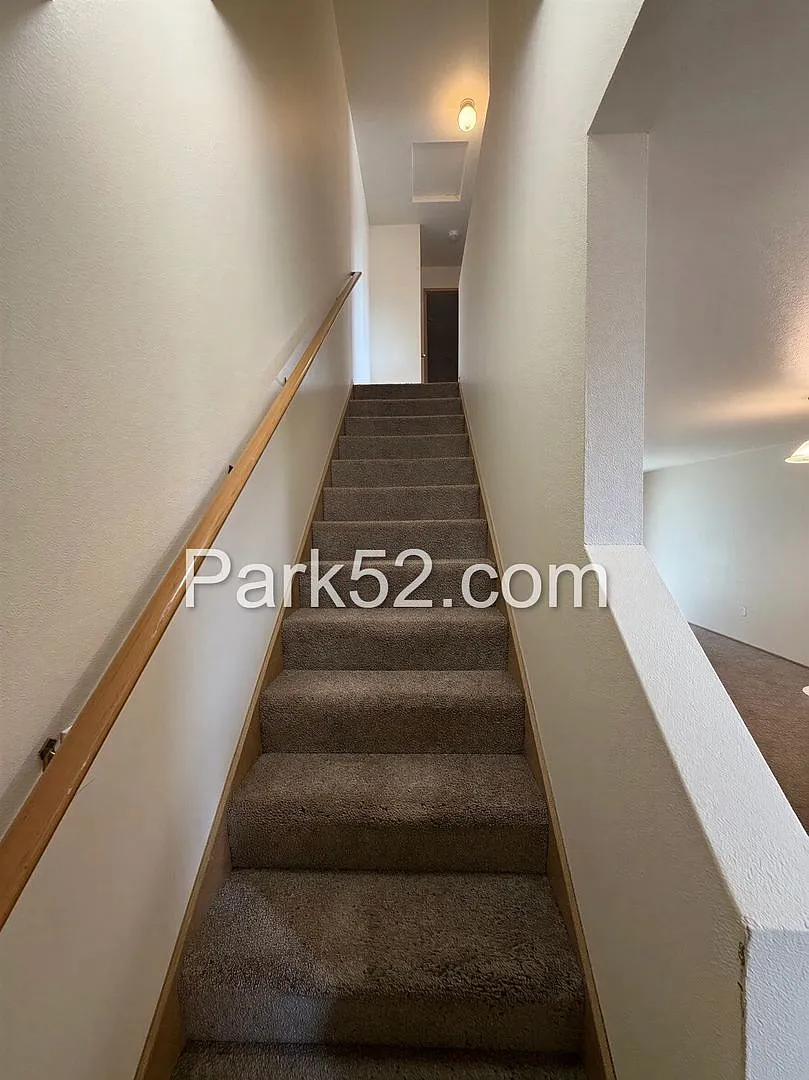 Tacoma 3 Bedroom Townhome — Photo 1