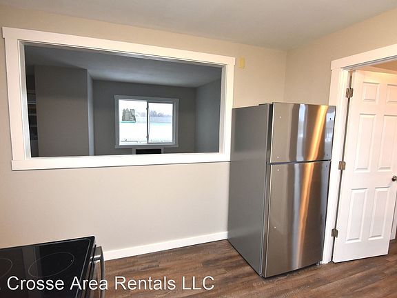 2nd image of 3005 Lakeshore Dr