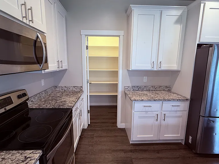 298 E Cordoba Dr — Photo 2
