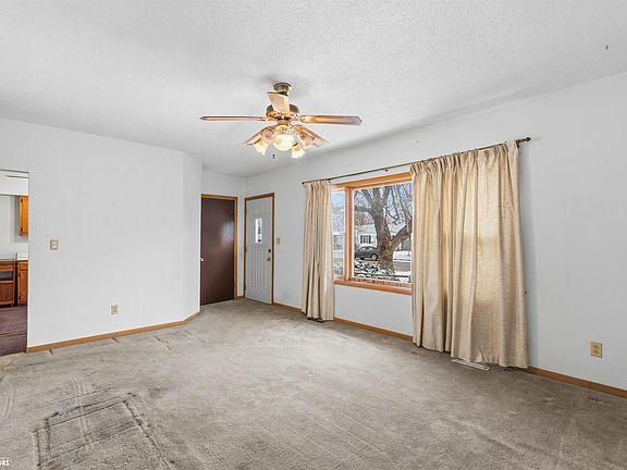 3rd image of 404 N 12th Ave