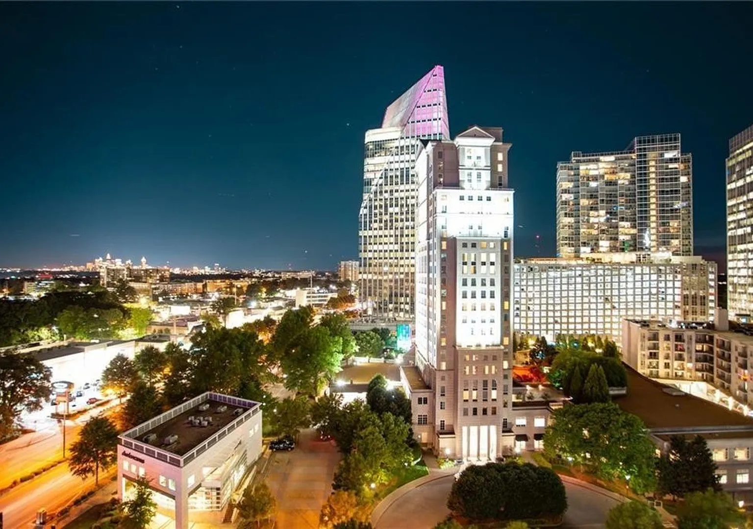 Spacious 1 Bedroom Condo in Heart of Buckhead with Stunning Downtown Views! — Photo 1