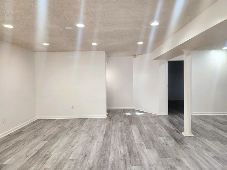 406 Clairborne St — Photo 21