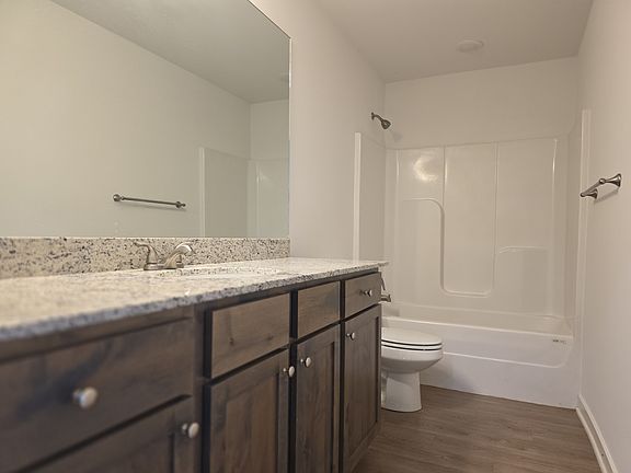 5th image of 603 W Christopher Dr #B