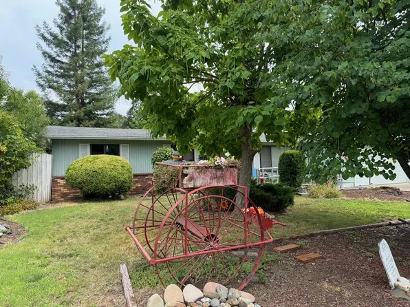 1519 NW Lawnridge Ave, Grants Pass, OR 97526