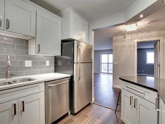 4th image of 78 10th St E Unit 2403