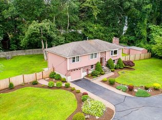 204 Salem St, Wilmington, MA 01887