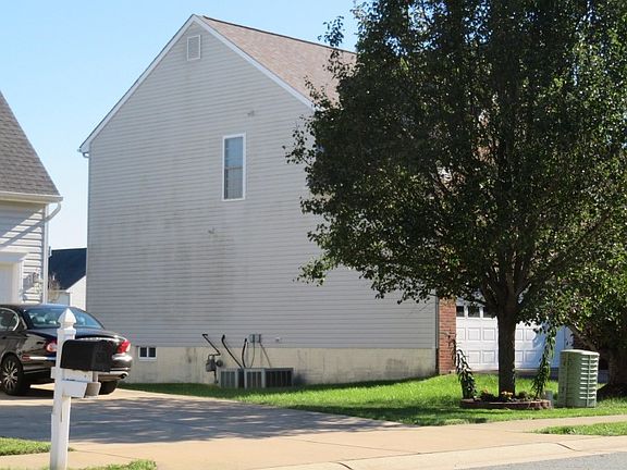 3rd image of 61 Country Manor Dr