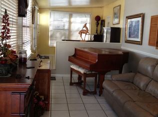523 Golden Oaks Ln, Sanford, FL 32771
