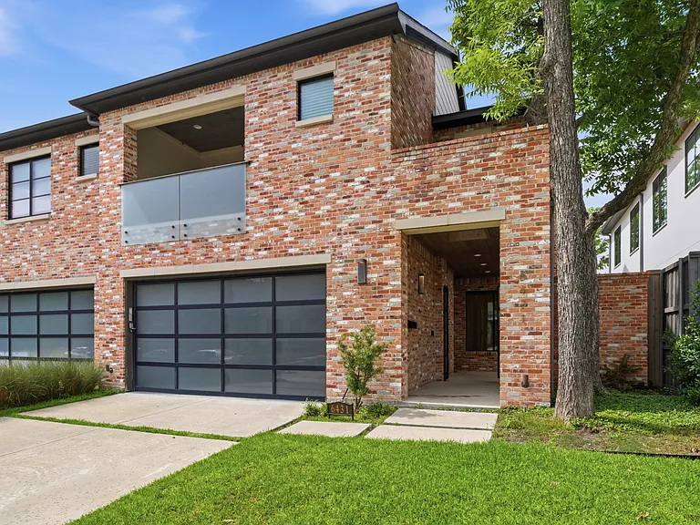 6431 Del Norte Ln — Photo 1