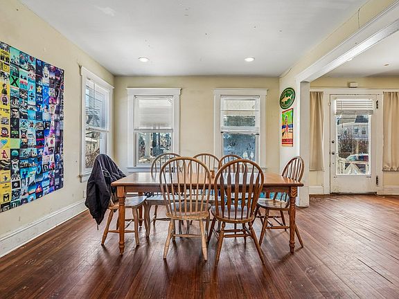 5th image of 201 Murray St