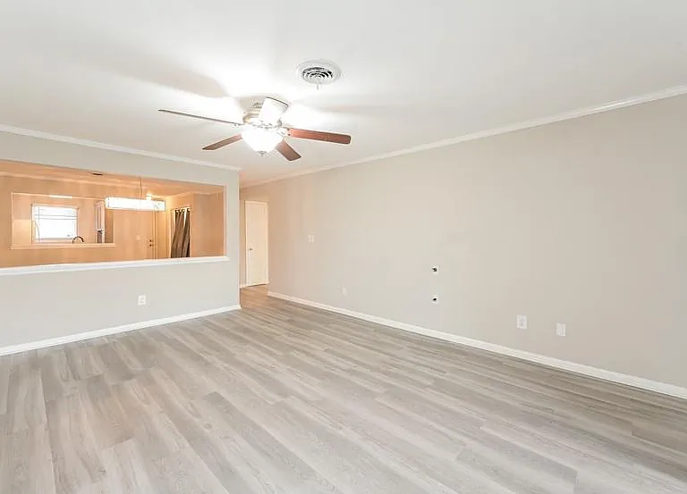 2505 W Broad St #122 — Photo 3