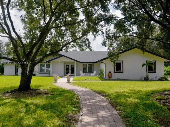 15290 SW 200th St, Miami, FL 33187