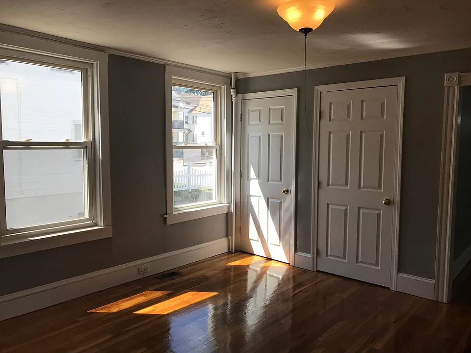 Living room/den