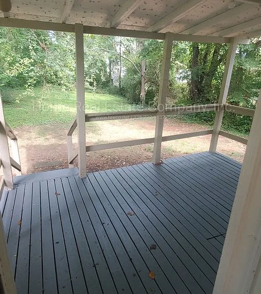 2705 Ludwig St — Photo 8