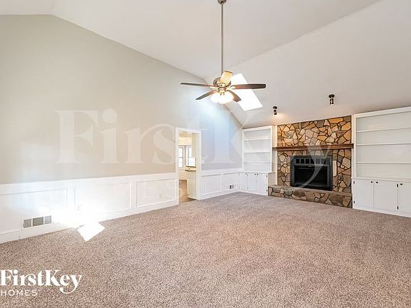 3rd image of 2795 Twin Springs Dr