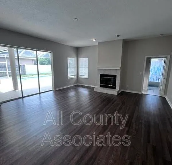 28724 Hanging Moss Loop — Photo 2