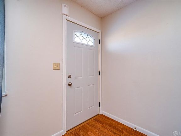 2nd image of 1082 Mystic Ln S