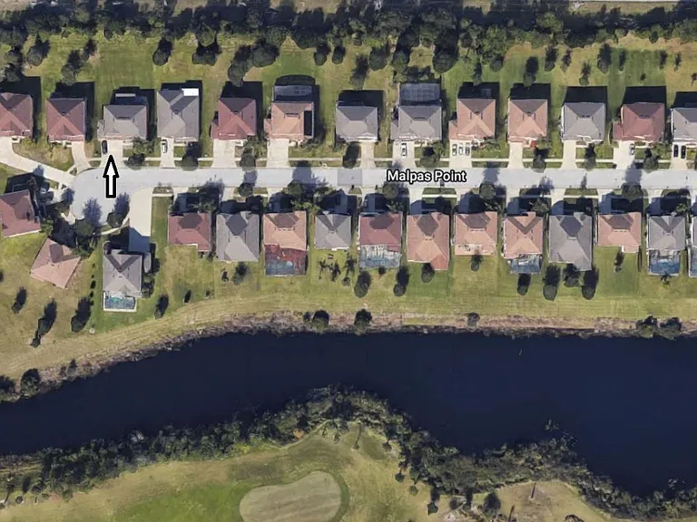 10119 Malpas Point — Photo 4