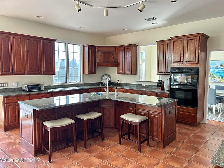 206 Pointe Dr — Photo 10