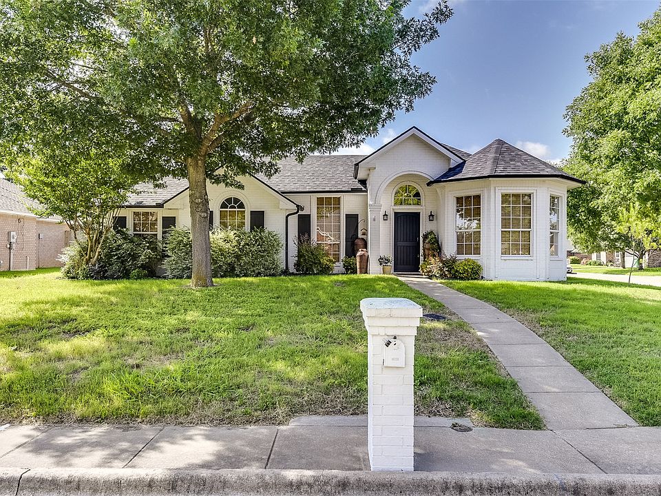 1st image of 700 Stanford Dr