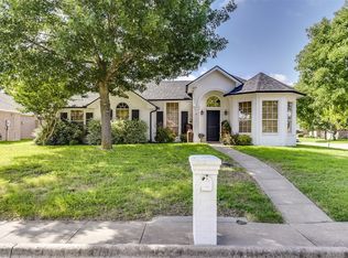 700 Stanford Dr, Waxahachie, TX 75165