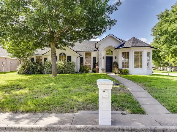 700 Stanford Dr, Waxahachie, TX 75165