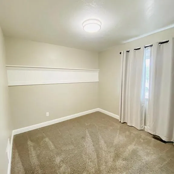 708 Emma Ct — Photo 10