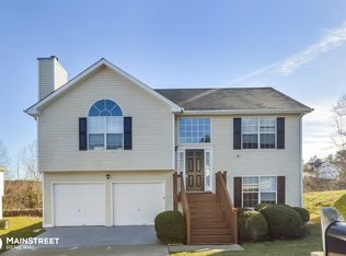 11066 Pebble Ridge Dr, Hampton, GA 30228