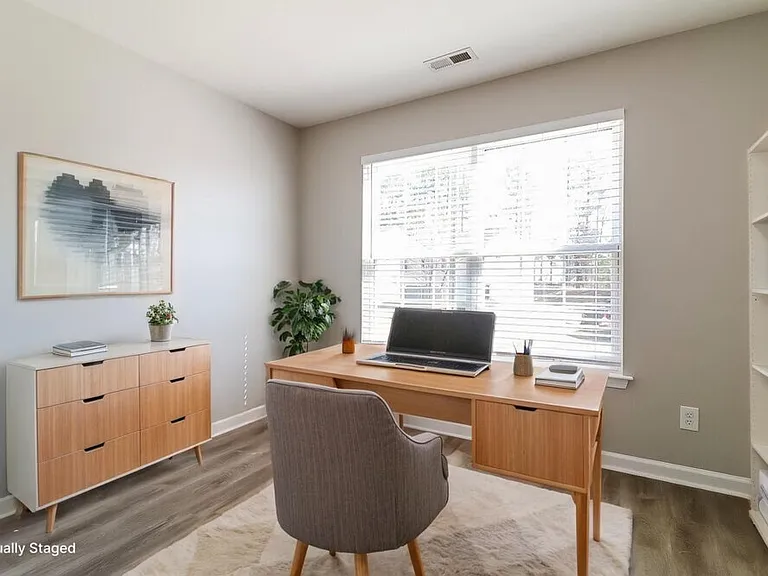 2826 Filbert St — Photo 15