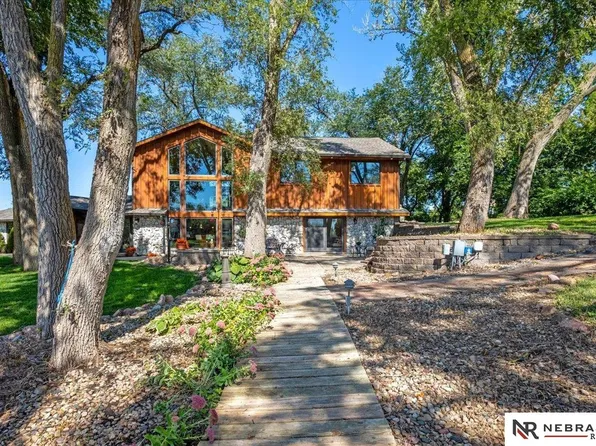 12707 N Shore Dr, Springfield, NE 68059