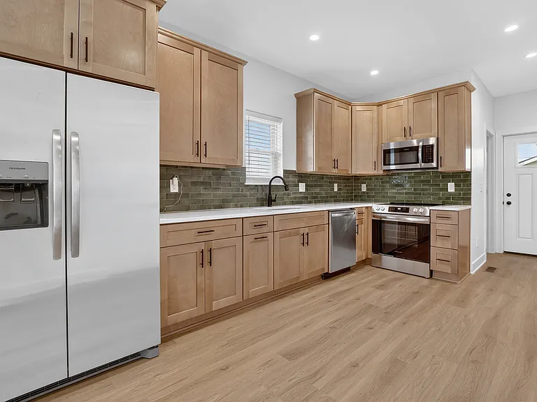 2439 Guilford Ave — Photo 6