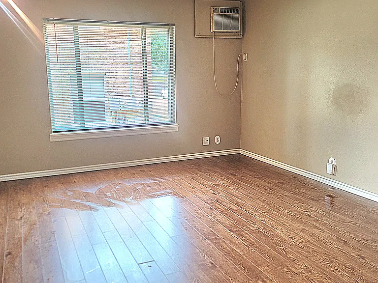 1805 NW 22nd St #B — Photo 1
