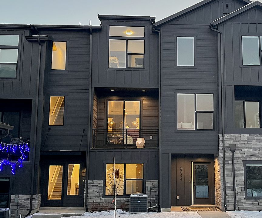 Surrounded by mountains and walkable to the grocery and hardware stores, and bank