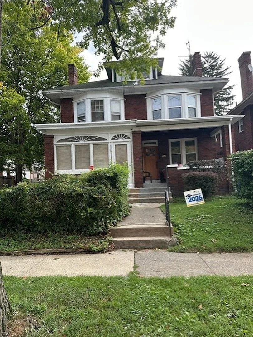 Discover this 3-Bedroom, 1.5-Bathroom Row Home in Harrisburg, PA, located within the Harrisburg S... — Photo 1