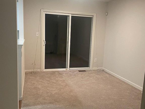 4th image of 320 Caribou Ln