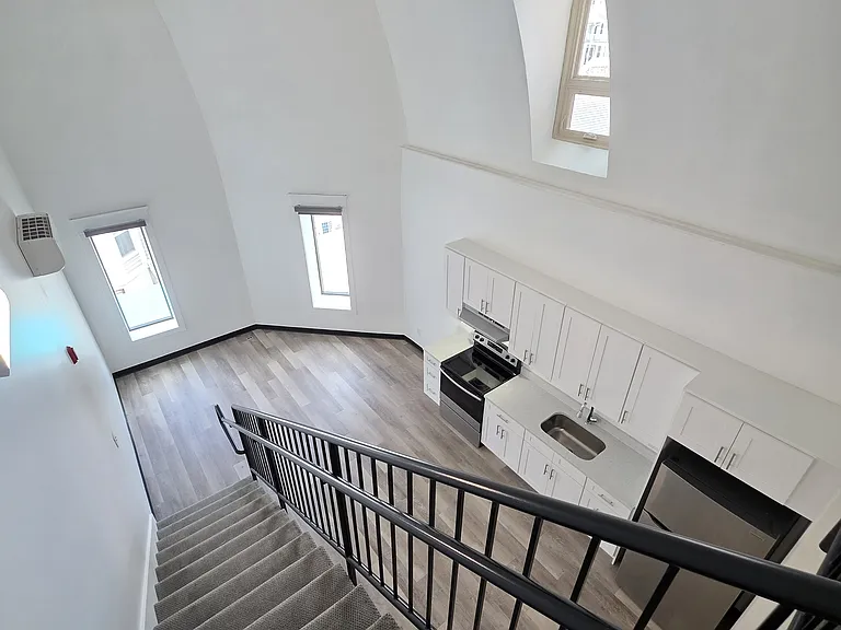401 Olo Street - Former Church Parish Converted In Luxury Apartments! — Photo 45