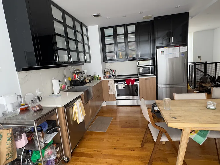 229 Roebling St #4D — Photo 3